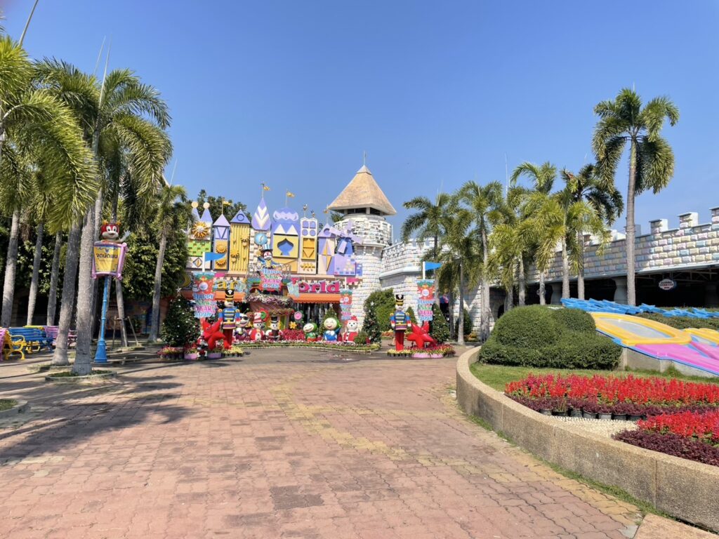 สวนสนุกดรีมเวิลด์ ที่เที่ยวใกล้กรุงเทพที่ทุกคนต้องไป